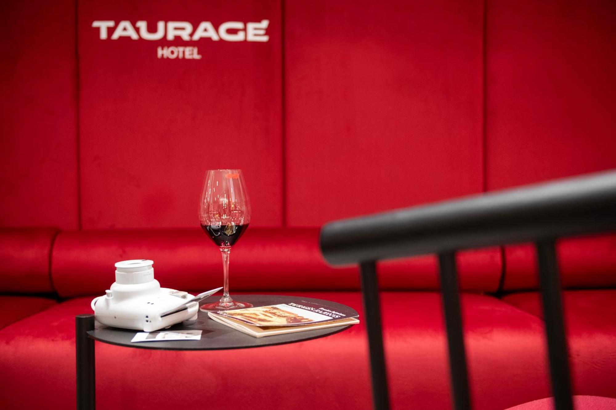Taurage Hotel Exterior photo